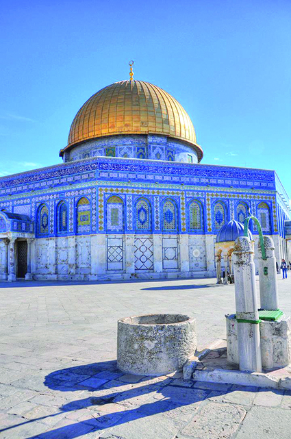 مسجد الصخرة المقدّسة  وكنيسة القيامة ...  إضاءة تاريخية