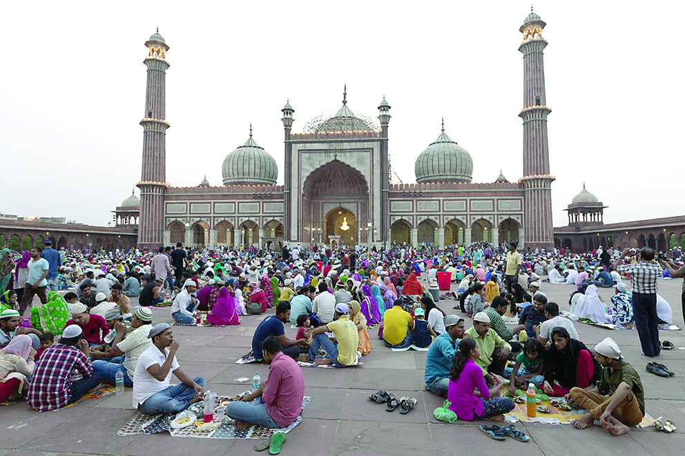 شهر رمضان بين الأصالة والتقليد 