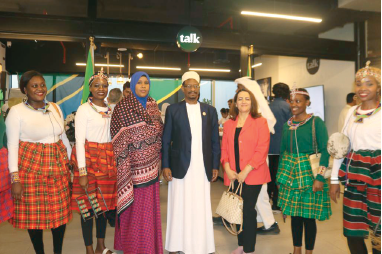 الاحتفال بيوم اللغة السواحلية في مركز Taḷk الثقافي بالكويت