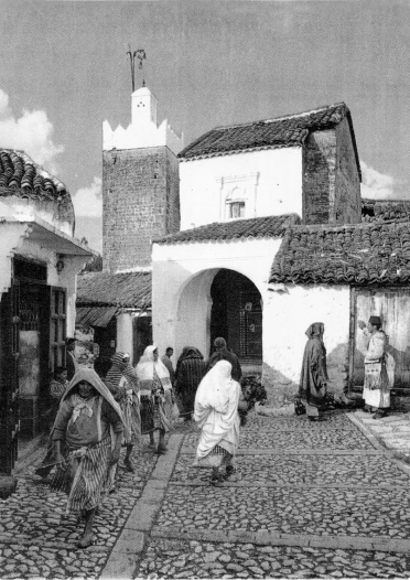 «أسطورة» طنجة في العمارة والتّشكيل والكتابة الروائية 